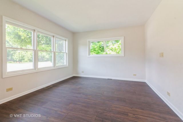 915 E Chicago Avenue, Naperville, IL 60540
