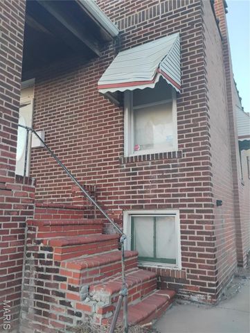 3901 Sherman Place, St Louis, MO 63107