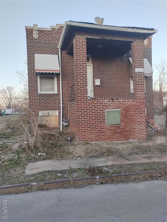 3901 Sherman Place, St Louis, MO 63107