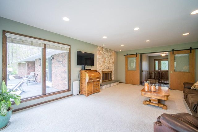 5307 Woodstone DRIVE, Slinger, WI 53086
