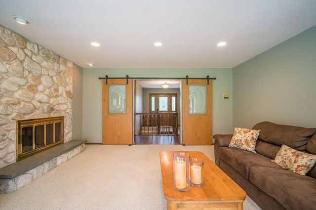 5307 Woodstone DRIVE, Slinger, WI 53086