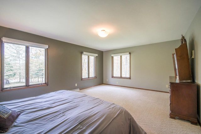 5307 Woodstone DRIVE, Slinger, WI 53086