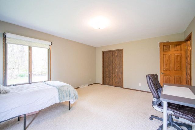 5307 Woodstone DRIVE, Slinger, WI 53086
