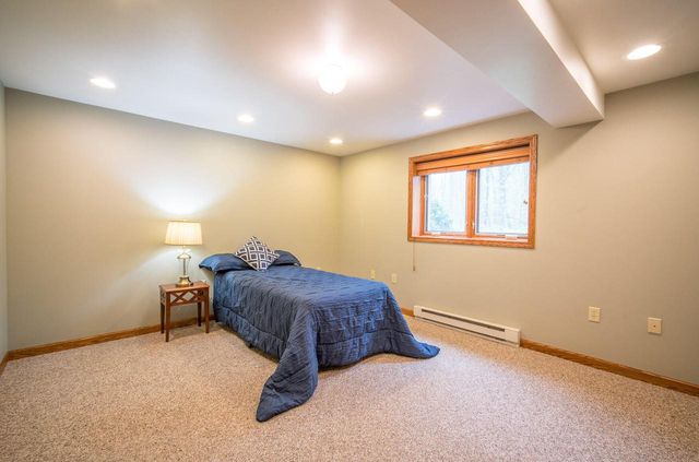 5307 Woodstone DRIVE, Slinger, WI 53086