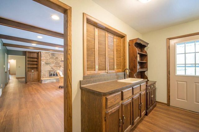 5307 Woodstone DRIVE, Slinger, WI 53086