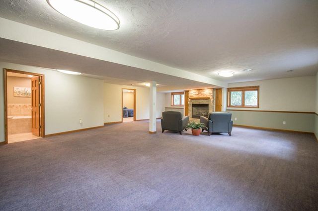 5307 Woodstone DRIVE, Slinger, WI 53086