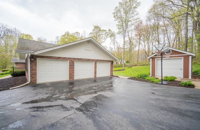 5307 Woodstone DRIVE, Slinger, WI 53086