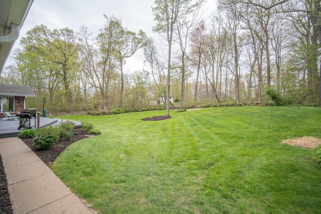 5307 Woodstone DRIVE, Slinger, WI 53086