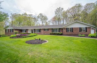 5307 Woodstone DRIVE, Slinger, WI 53086