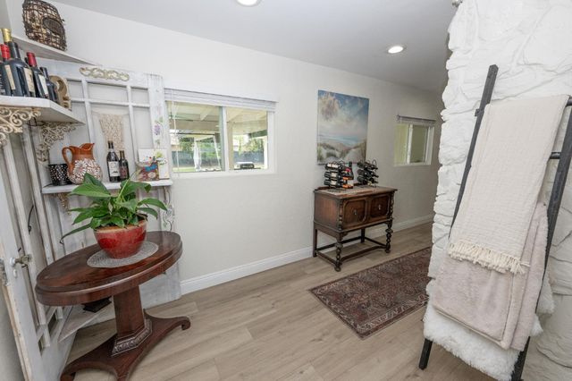 2064 Ashlan Avenue, Clovis, CA 93611