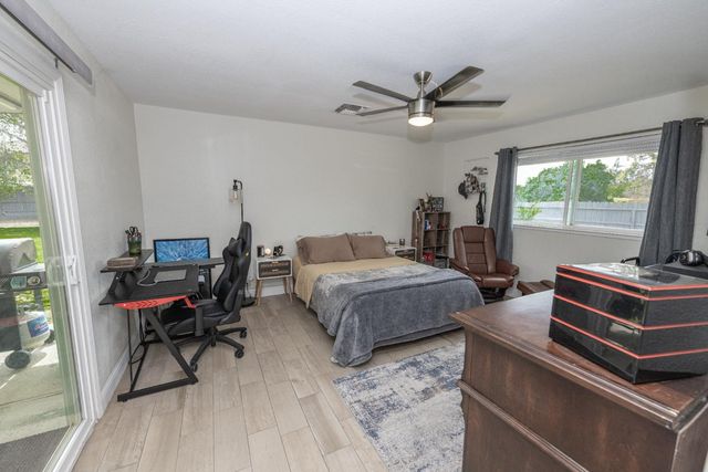 2064 Ashlan Avenue, Clovis, CA 93611