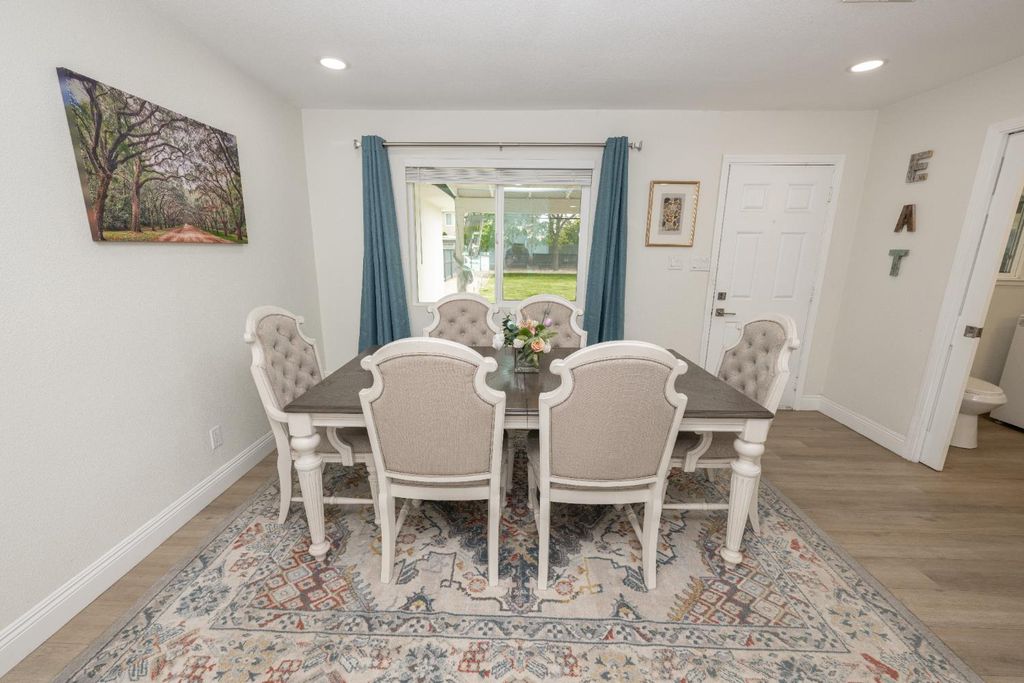 Image 9 of property listing at 2064 Ashlan Avenue, Clovis, CA 93611