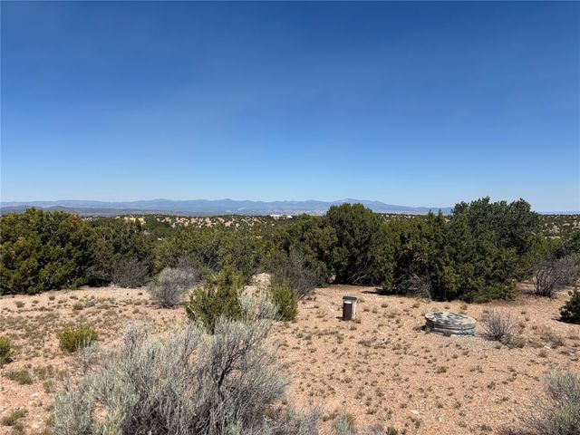 18 Tanoito, Santa Fe, NM 87506