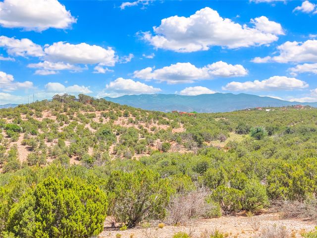 18 Tanoito, Santa Fe, NM 87506