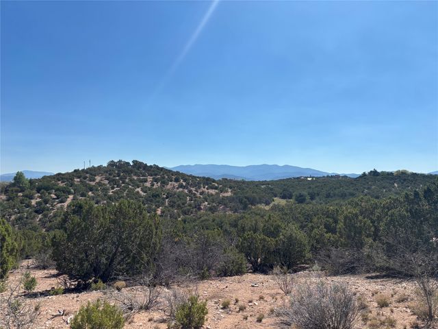 18 Tanoito, Santa Fe, NM 87506
