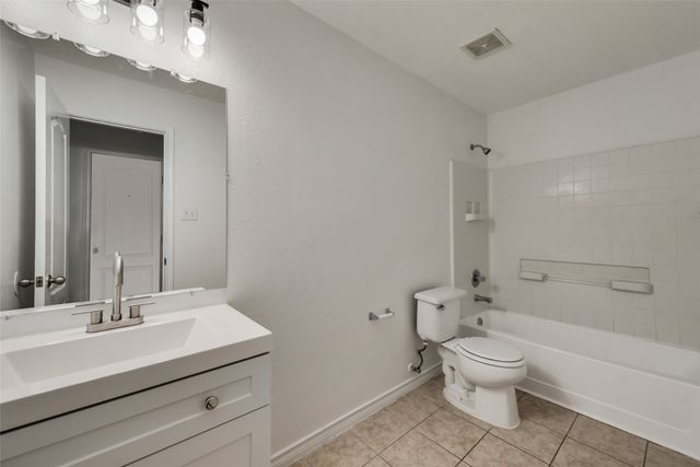 2133 Lone Pecan Drive, Mesquite, TX 75181