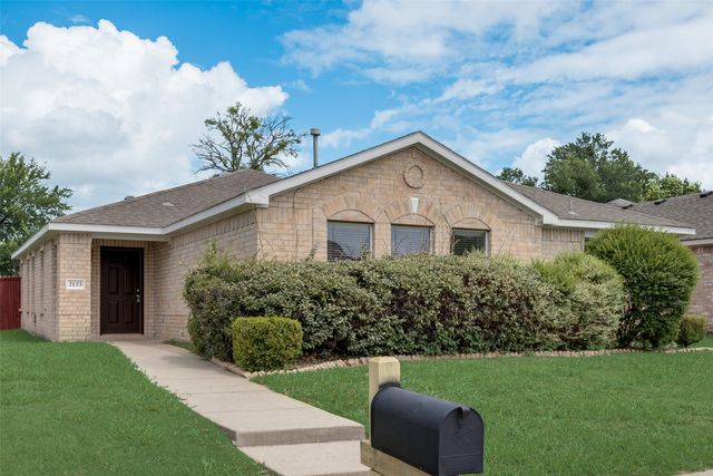 2133 Lone Pecan Drive, Mesquite, TX 75181