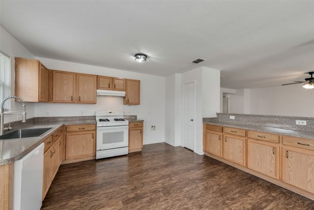 2133 Lone Pecan Drive, Mesquite, TX 75181