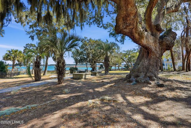 62 Wrights Point Circle, Beaufort, SC 29902