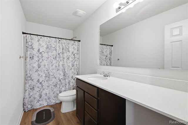 58814 Falabella Drive, South Lyon, MI 48178