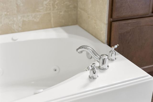 521 Ironwood Forest Drive, Richmond, TX 77469