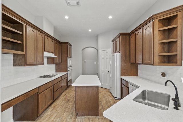 521 Ironwood Forest Drive, Richmond, TX 77469