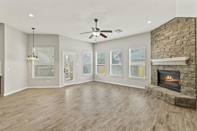 521 Ironwood Forest Drive, Richmond, TX 77469