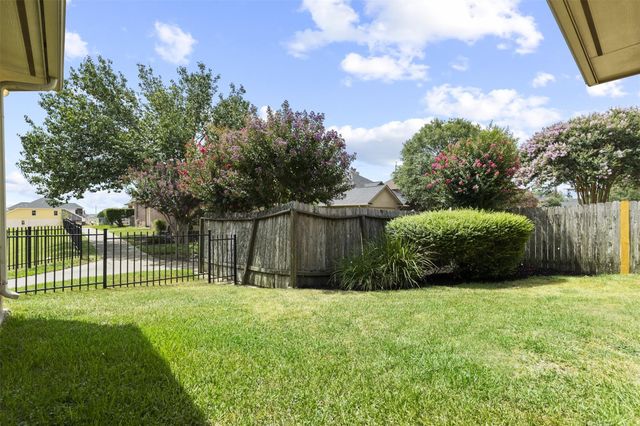 521 Ironwood Forest Drive, Richmond, TX 77469