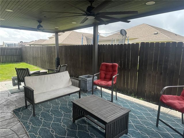 9521 Royal Oak Dr, Corpus Christi, TX 78410