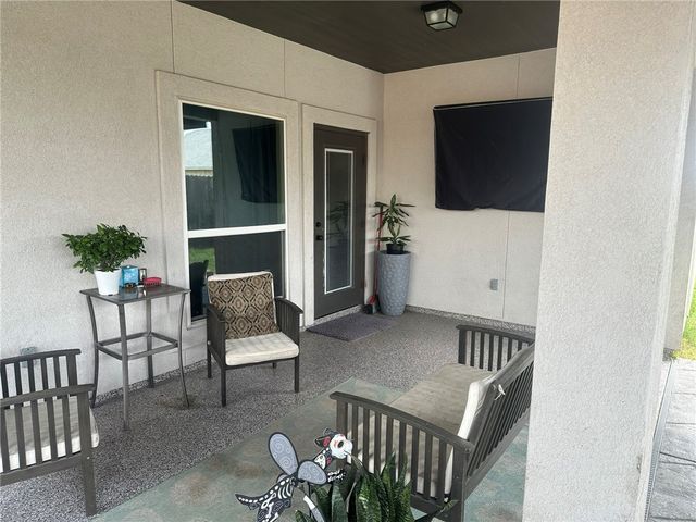 9521 Royal Oak Dr, Corpus Christi, TX 78410