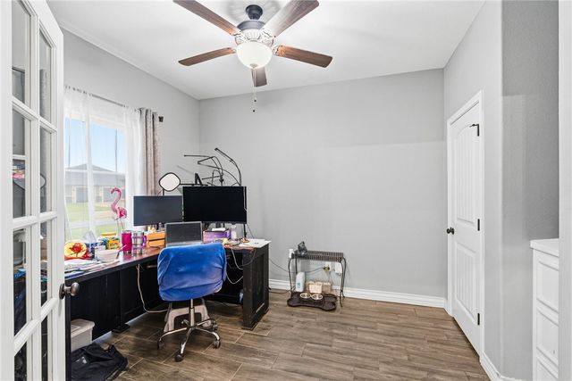 9521 Royal Oak Dr, Corpus Christi, TX 78410