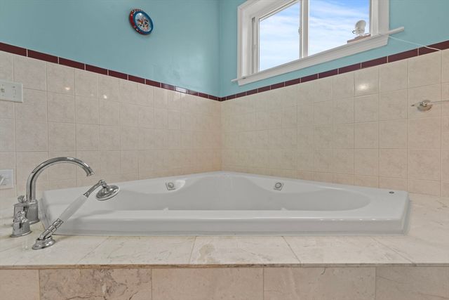 50 Franklin St, Brookline, MA 02445