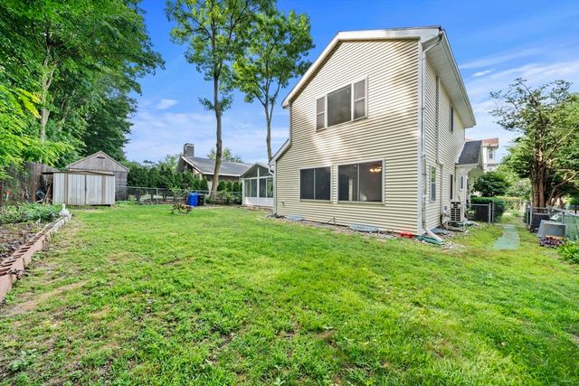 50 Franklin St, Brookline, MA 02445