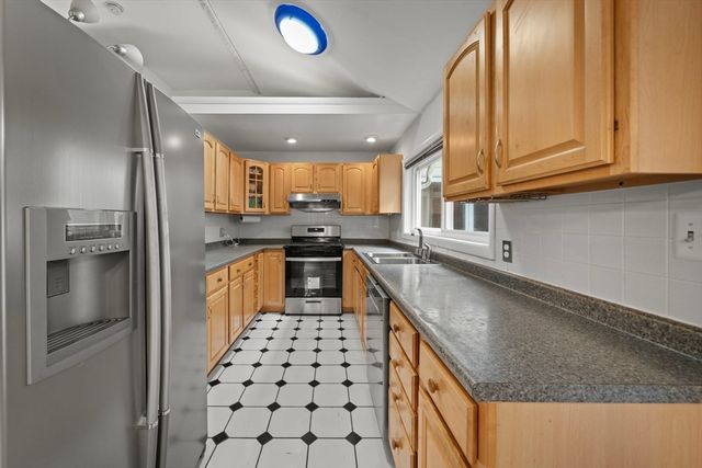 50 Franklin St, Brookline, MA 02445