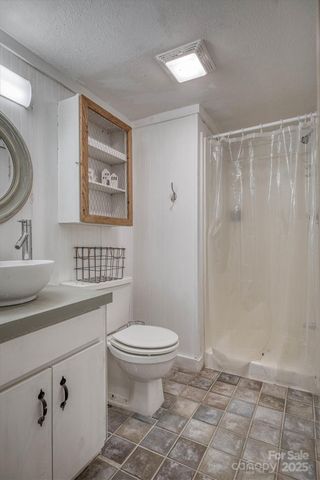 665 Will Robbins Lane, Newland, NC 28657