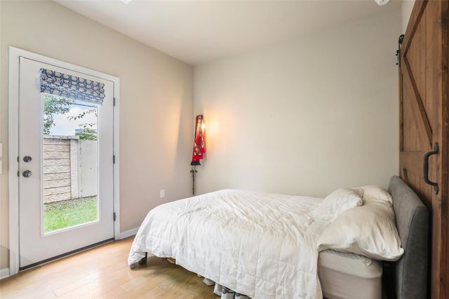 1416 Waterloo Shore LN 3, Austin, TX 78741