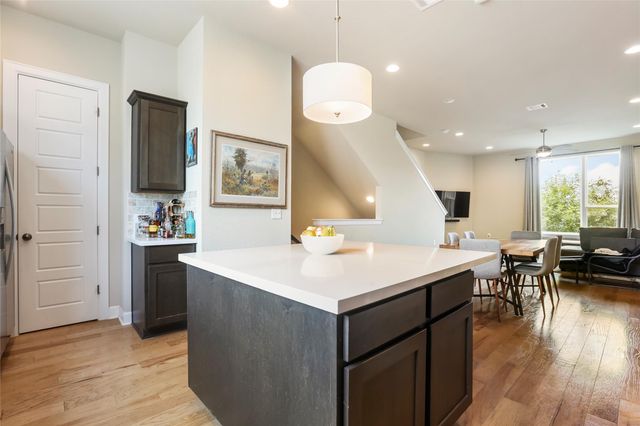 1416 Waterloo Shore LN 3, Austin, TX 78741