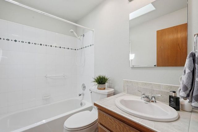 616 E Martingale Ct, Spokane, WA 99224
