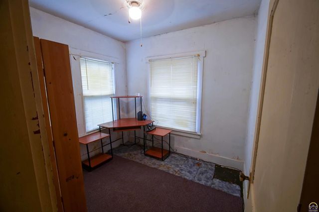 1225 SW Jewell AVE, Topeka, KS 66604