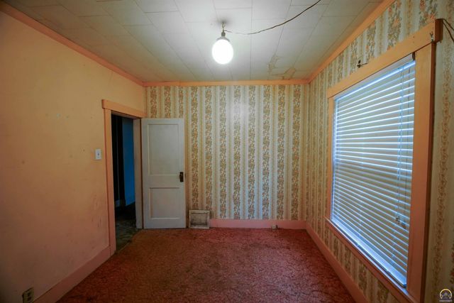 1225 SW Jewell AVE, Topeka, KS 66604