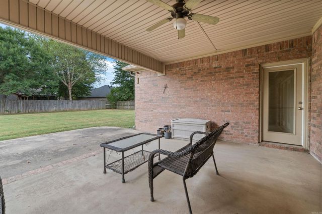 108 Bouriese Circle, Maumelle, AR 72113