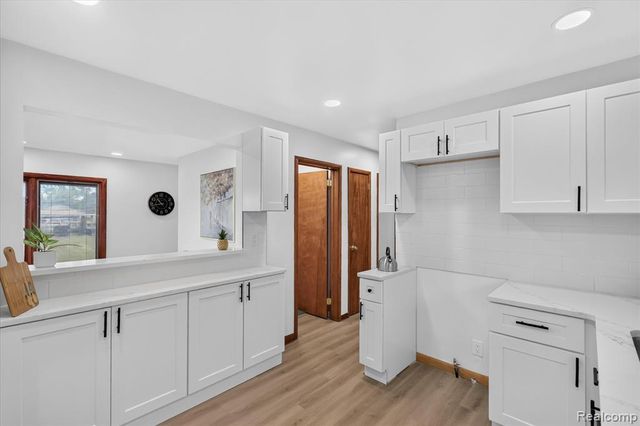 9737 Silverside Drive, South Lyon, MI 48178
