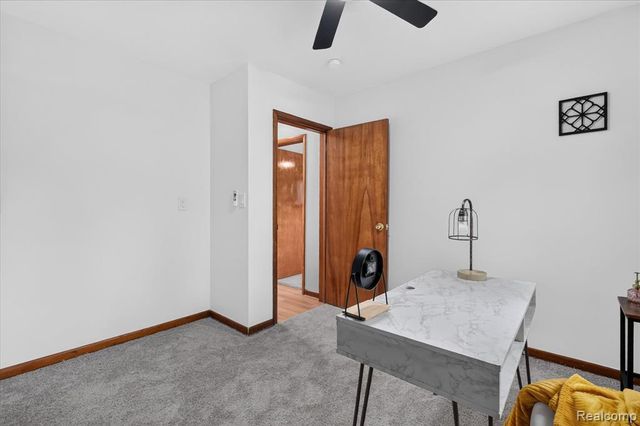 9737 Silverside Drive, South Lyon, MI 48178