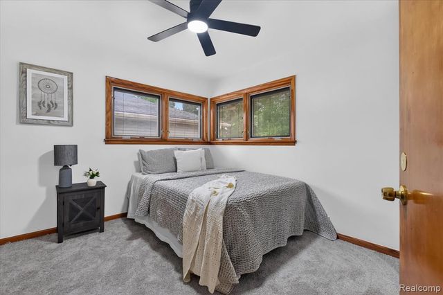 9737 Silverside Drive, South Lyon, MI 48178
