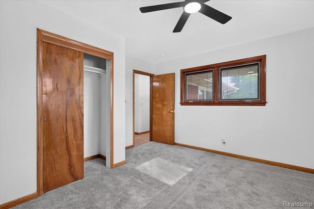 9737 Silverside Drive, South Lyon, MI 48178