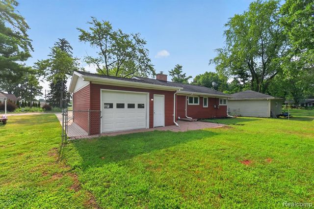 9737 Silverside Drive, South Lyon, MI 48178