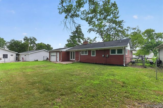9737 Silverside Drive, South Lyon, MI 48178