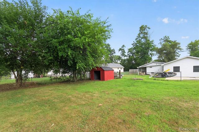 9737 Silverside Drive, South Lyon, MI 48178