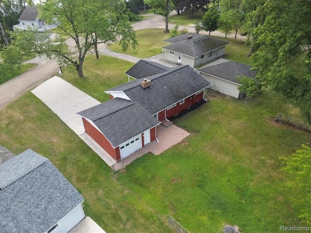 9737 Silverside Drive, South Lyon, MI 48178