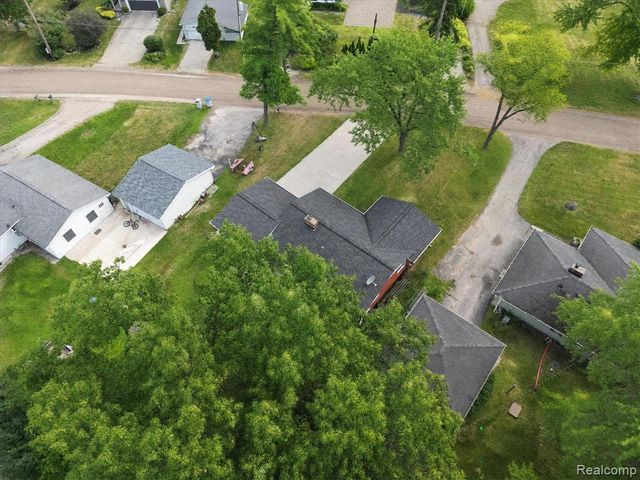 9737 Silverside Drive, South Lyon, MI 48178